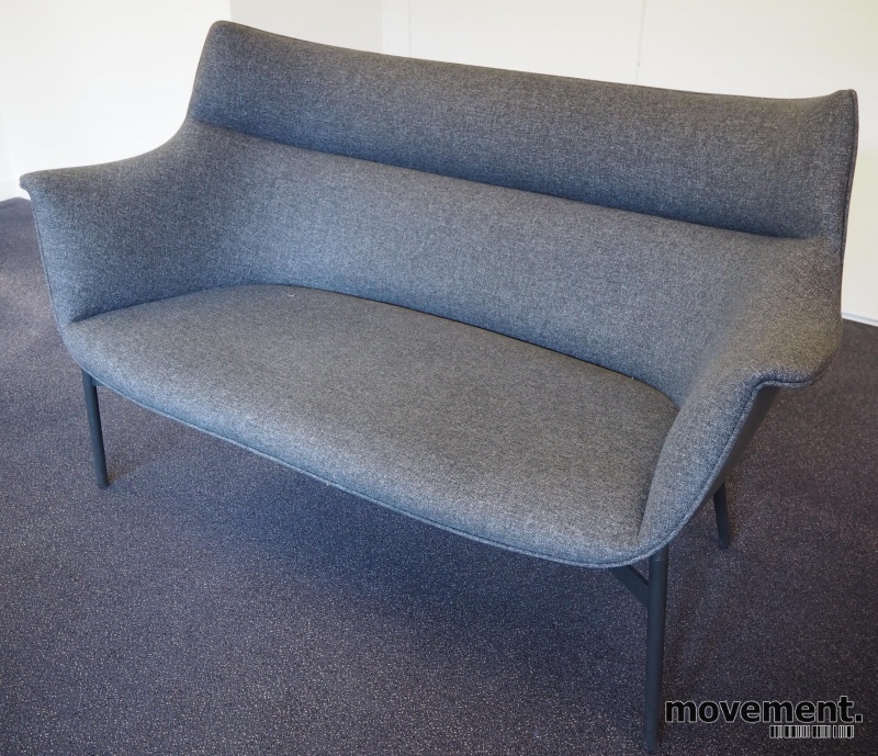 Solgt!2-seter sofa i mørkt grått ullstoff - 2 / 2