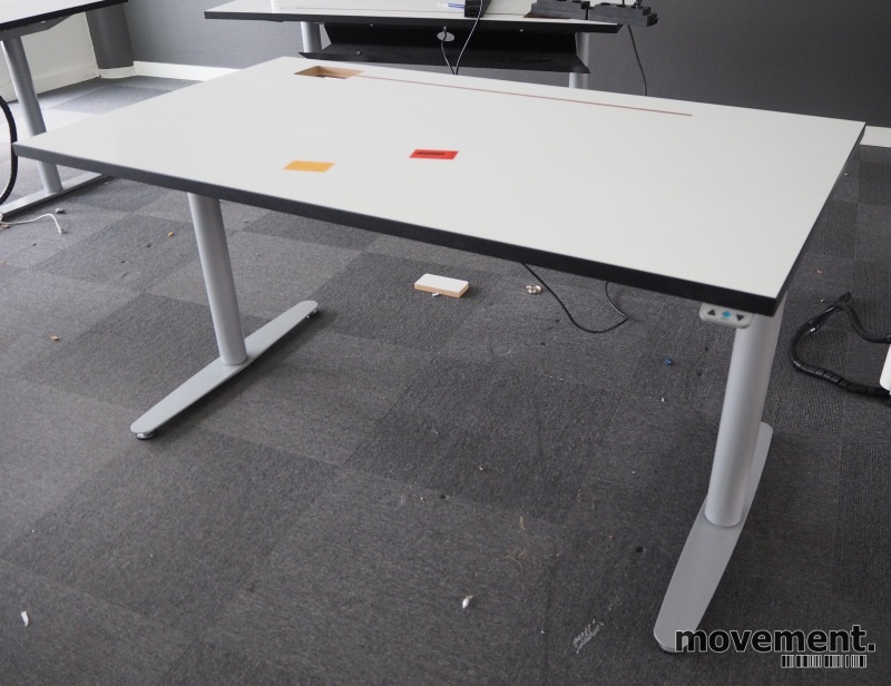 Solgt!Skrivebord med elektrisk hevsenk i - 2 / 2