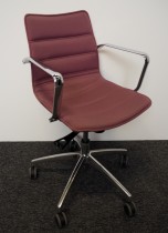 Konferansestol på hjul i lilla stoff / krom fra Cube Design, modell S10, pent brukt