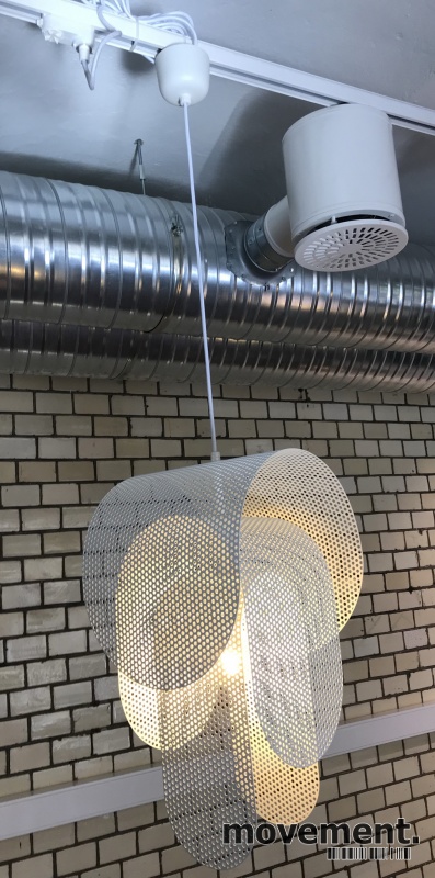 Solgt!Taklampe i hvitlakkert perforert - 3 / 4