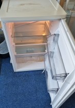 Lite underbenk kjøleskap fra Matsui, modell MUL1308GWE, 84,5cm høyde, pent brukt