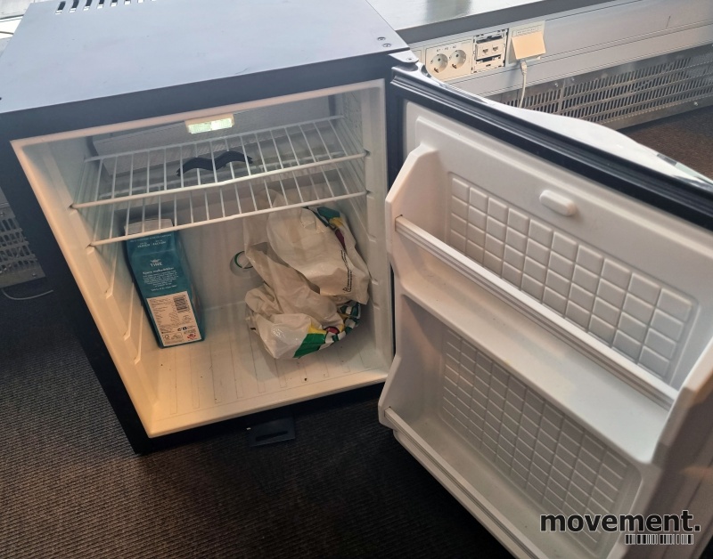 Solgt!Minikjøleskap fra Temptech i sort, - 2 / 3