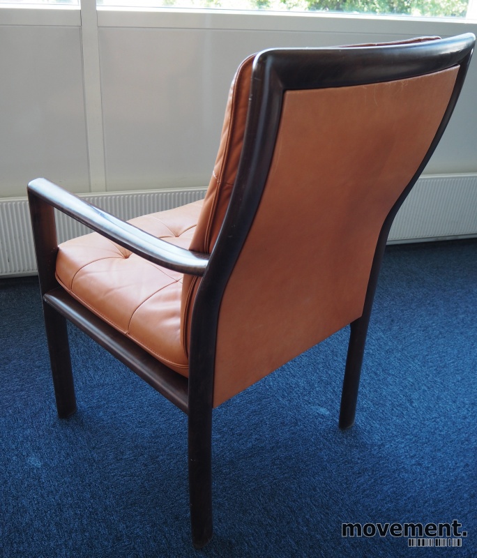 Solgt!Stilig lenestol i cognac-farget - 2 / 3