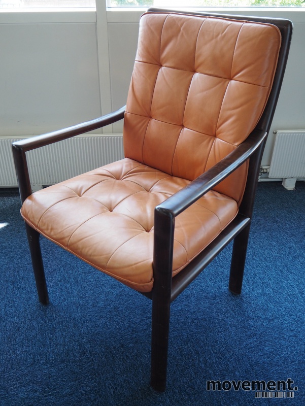 Solgt!Stilig lenestol i cognac-farget - 1 / 3