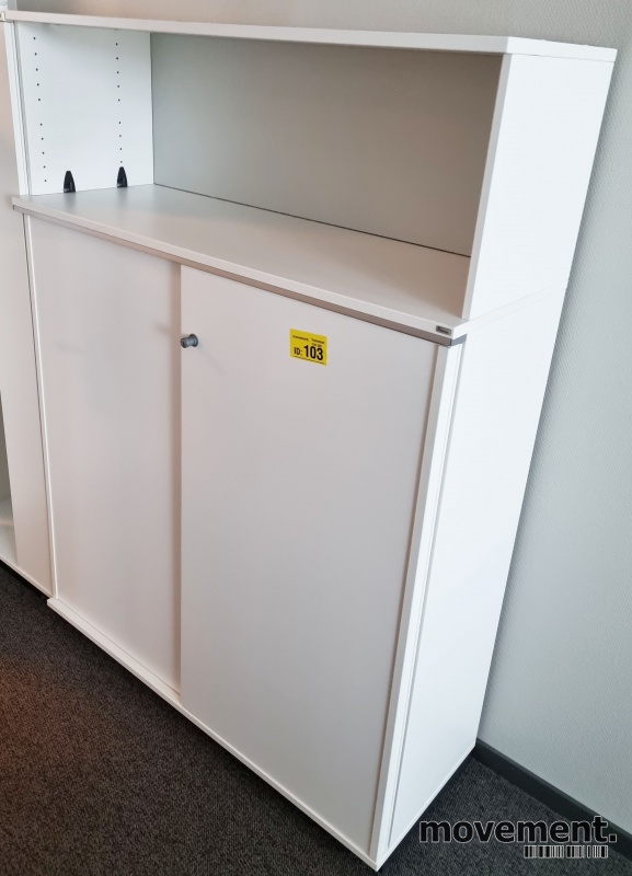 Solgt!Kinnarps E-serie skap med - 1 / 3