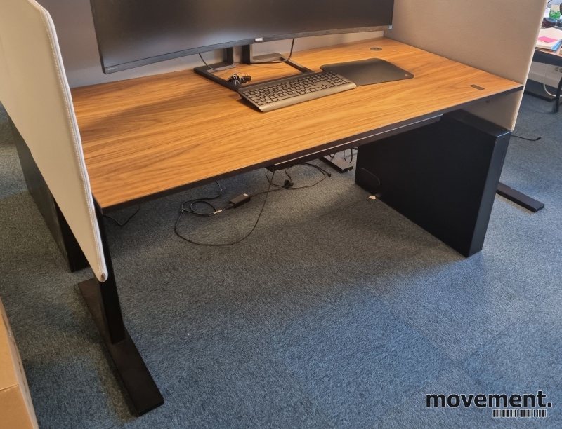 Solgt!Elektrisk hevsenk-skrivebord, - 1 / 5