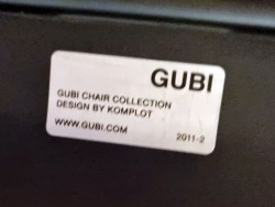 Barkrakk fra Gubi i sort, 78cm sittehøyde, Modell Gubi 3, Komplot Design, pent brukt