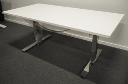Skrivebord med elektrisk hevsenk i hvitt / krom fra EFG, 160x80cm, pent brukt understell med ny plate