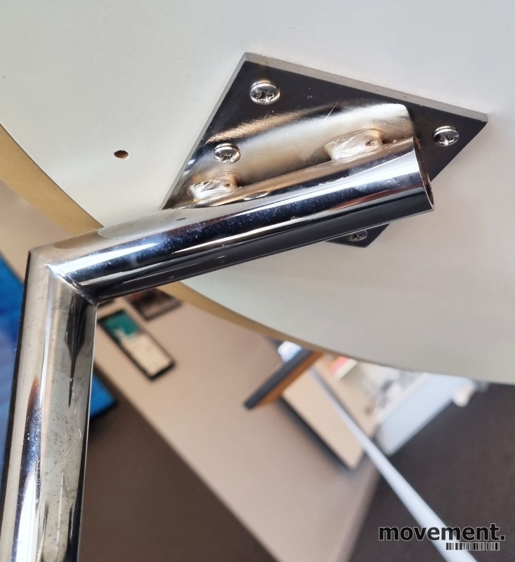 Solgt!Lite, rundt loungebord i hvitt / - 2 / 3