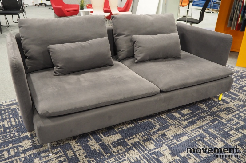 Solgt!3-seter sofa i mørkt grått stoff - 1 / 2