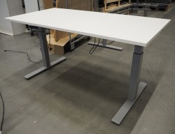 Skrivebord med elektrisk hevsenk fra Cube, 160x80cm, NY PLATE / pent brukt