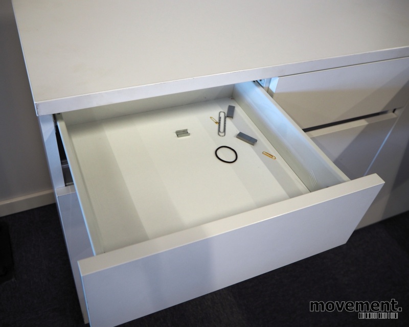 Solgt!Skrivebord med avlastningbord med - 5 / 6