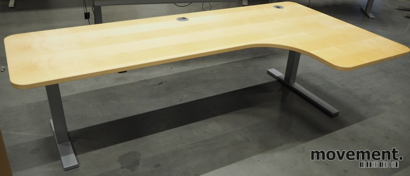 Solgt!Skrivebord med elektrisk hevsenk i - 1 / 3