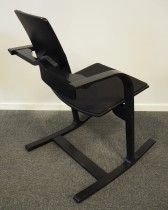 Konferansestol / arbeidsstol / spisestuestol i sort stoff / sort fra Varier Furniture, modell Actulum, design: Peter Opsvik, pent brukt