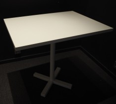 Lite møtebord / kantinebord fra Pedrali i hvitt, 80x60cm, pent brukt