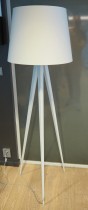 Gulvlampe / stålampe fra Habitat, modell Yves i hvitt, høyde 160cm, pent brukt