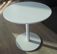 Loungebord i hvitt, Ø=55cm, høyde 55cm, pent brukt