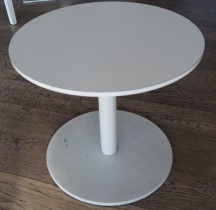 Loungebord i hvitt, Ø=45cm, høyde 41cm, pent brukt