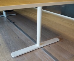 Møtebord / konferansebord i eik / hvitt fra Horreds, 300x120cm, passer 10-12 personer, pent brukt