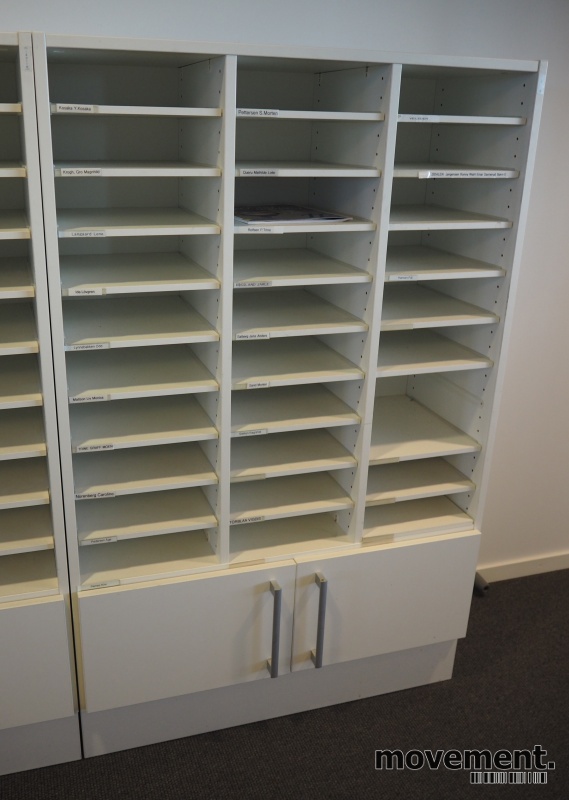 Solgt!Posthylle i hvitt, 30 rom, - 1 / 2