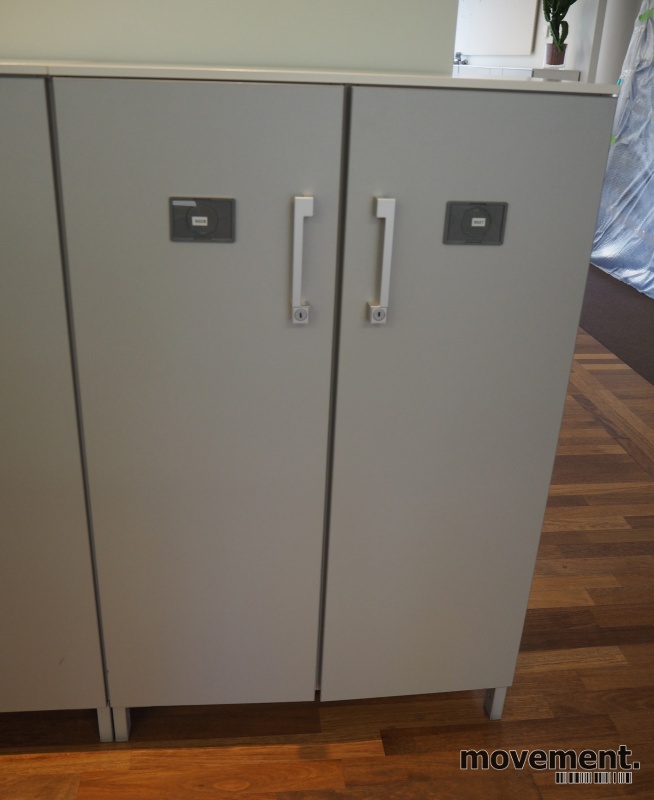Solgt!Steelcase skap med dører, skrog i - 2 / 3