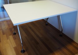 Skrivebord / lite møtebord fra Vitra i hvitt / krom, 120x90cm, AdHoc by Antonio Citterio, pent brukt