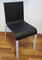 Vitra .03 Chair av Maarten Van Severen, sort skall , grålakkerte ben, pent brukt