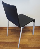 Vitra .03 Chair av Maarten Van Severen, sort skall , grålakkerte ben, pent brukt