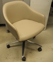 Vitra Softshell konferansestol på hjul i lyst beige / kremfarget skinn / polert aluminium, pent brukt