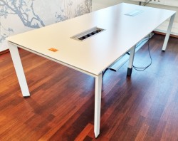 Møtebord fra Steelcase, 240x100cm, lys grå plate, passer 8-10 pers, pent brukt