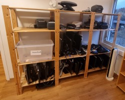 Lagerhyller i tre fra Ikea, 174,5cm høyde, 54cm dybde, 20 gavler og 44 hylleplater, brukt