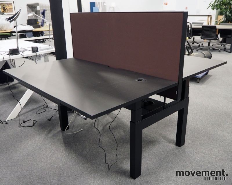 Solgt!Dobbel hevsenk 140cm skrivebord, - 1 / 3