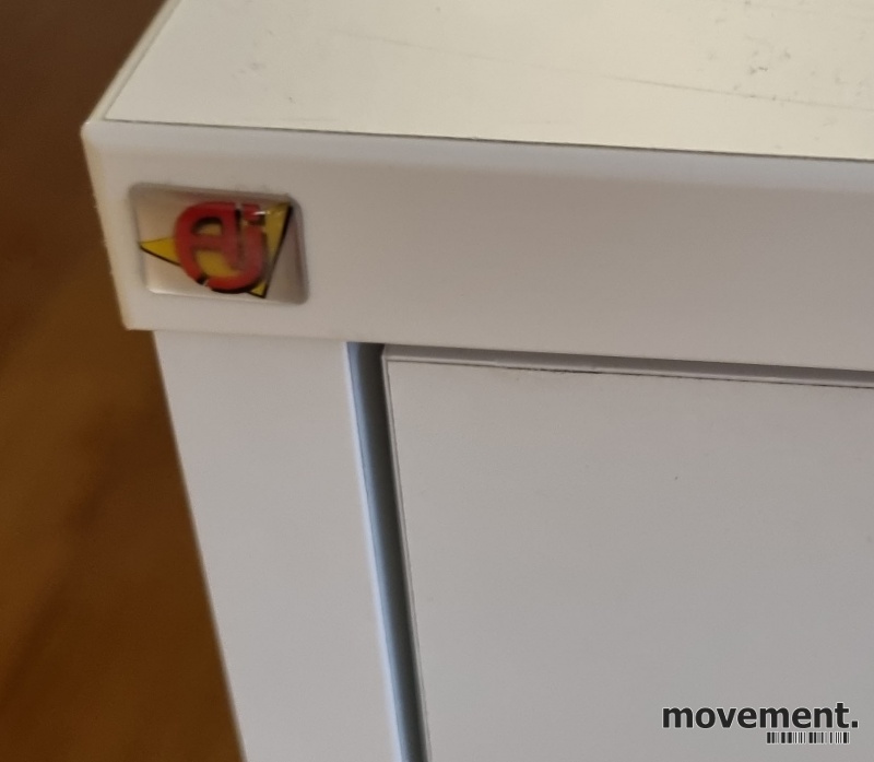 Solgt!Skuffseksjon på hjul fra AJ - 4 / 4