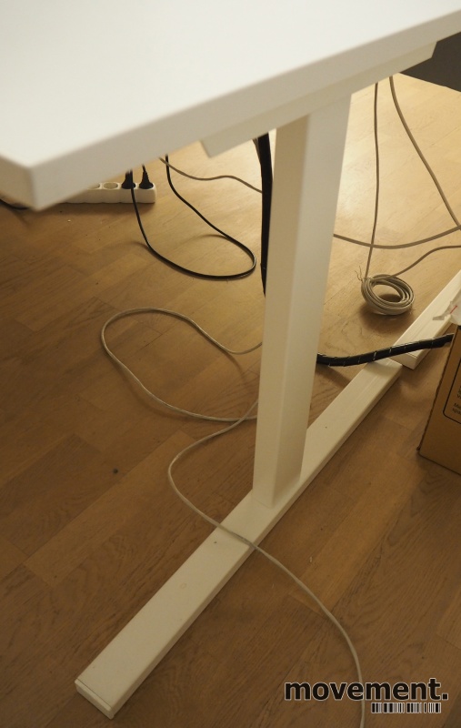 Solgt!Skrivebord i hvitt fra Narbutas, - 3 / 3