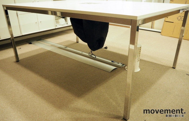 Solgt!Møtebord / konferansebord i hvitt / - 2 / 3