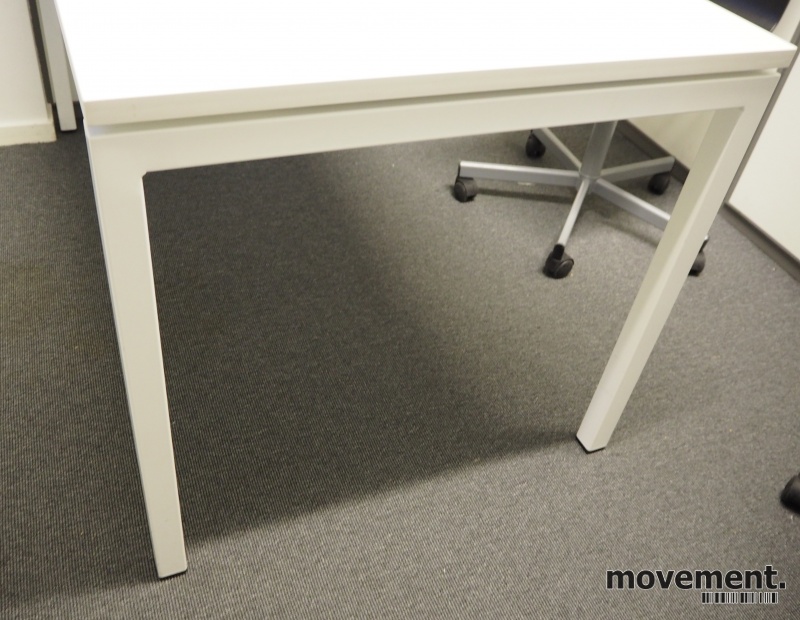 Solgt!Skrivebord / kantinebord i hvitt - 2 / 2