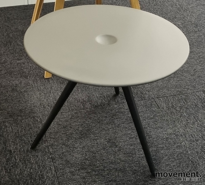 Solgt!Loungebord fra ForaForm, modell - 1 / 2