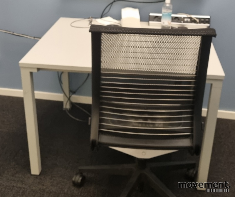 Solgt!Kompakt skrivebord fra Steelcase i