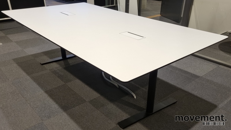 Solgt!Lekkert møtebord 240x128cm, fra - 1 / 3