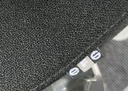 Kontorstol fra EFG, modell Splice i sort stoff, krom kryss, armlener, pent brukt