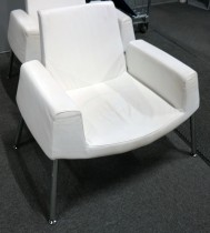 Loungestol / lenestol i hvitt skinn fra Bolia, modell Mono, pent brukt