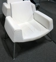 Loungestol / lenestol i hvitt skinn fra Bolia, modell Mono, pent brukt
