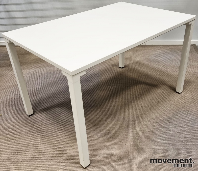 Solgt!Kompakt skrivebord i hvitt fra - 2 / 3