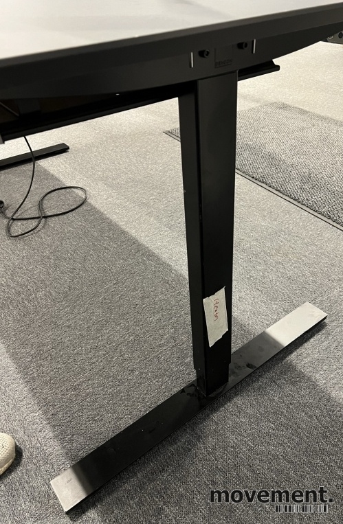 Solgt!Skrivebord med elektrisk hevsenk i - 2 / 2