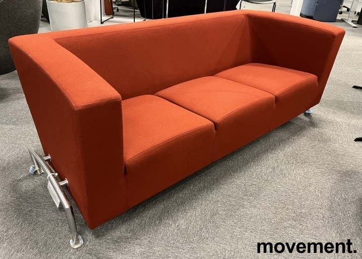 Solgt!ForaForm Cox 3-seter sofa NYTRUKKET - 1 / 2