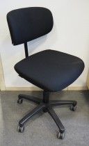 Kontorstol i sort stoff fra Savo, modell Studio, pent brukt