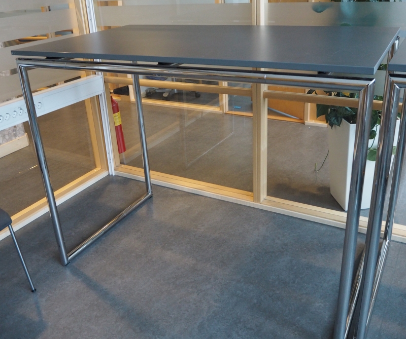 Ståbord / loungebord fra FourDesign