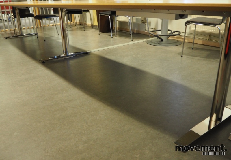 Solgt!Svenheim møtebord i eik / krom, - 2 / 3