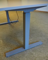 Skrivebord med elektrisk hevsenk i lys grå fra EFG, modell Rise, 160x80cm, pent brukt 2019-modell