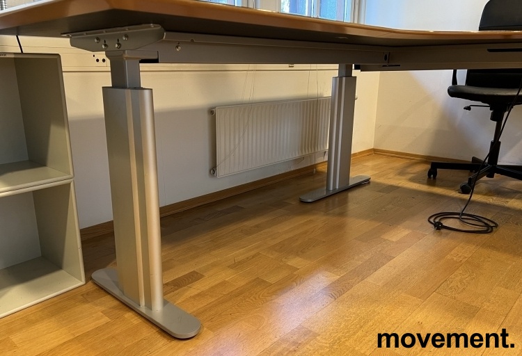 Solgt!Skrivebord med elektrisk hevsenk i - 2 / 7